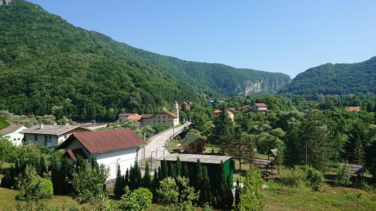 Apartments Martin Brod Екстер'єр фото